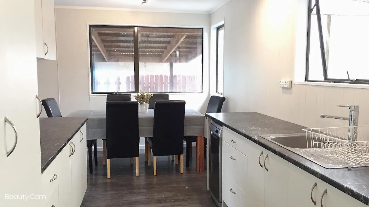 Cozy 3 Bedrooms House 6 Chapman Place Rotorua 0*,  New Zealand